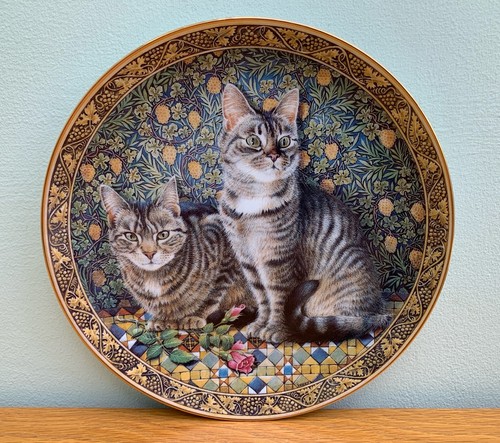 Lesley anne ivory cats around - lesley,