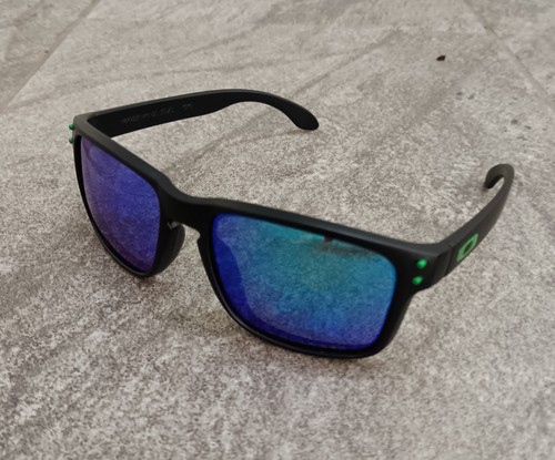 Oakley sunglasses black - sunglasses,