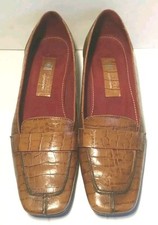 AEROSOLES SIZE 6 BROWN MOCK CROC LEATHER SLIP ONS.    B10810262578A