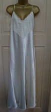 VINTAGE STYLE PRETTY CREAM SLITHERY LIQUID SATIN LONG NIGHTDRESS SZ 16-18