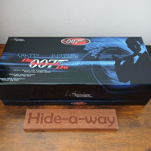 Minichamps bond collection - bond,
