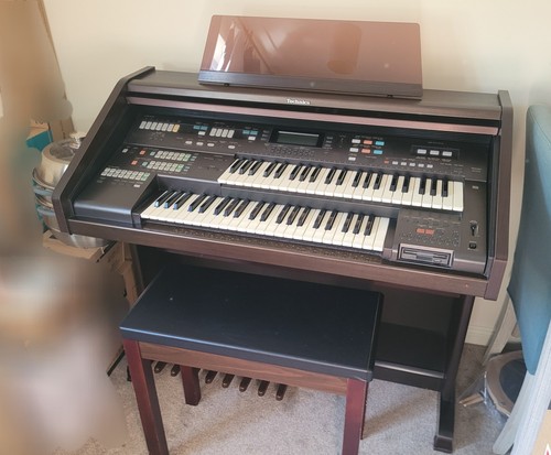 Electronic organ with stool - ,