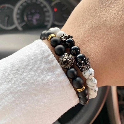 Black white lion bead - &,