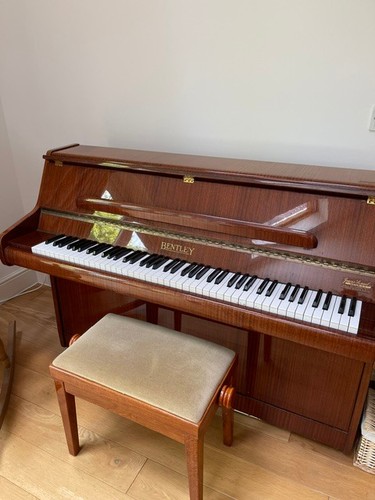 Bentley upright piano compact - upright,