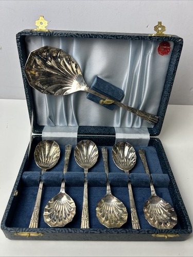 Vintage yeoman plate silver - vintage,