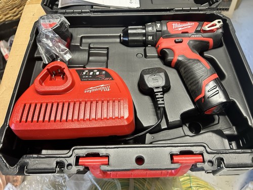 Milwaukee m12 bpd 202c 12v - milwaukee, bpd-202c