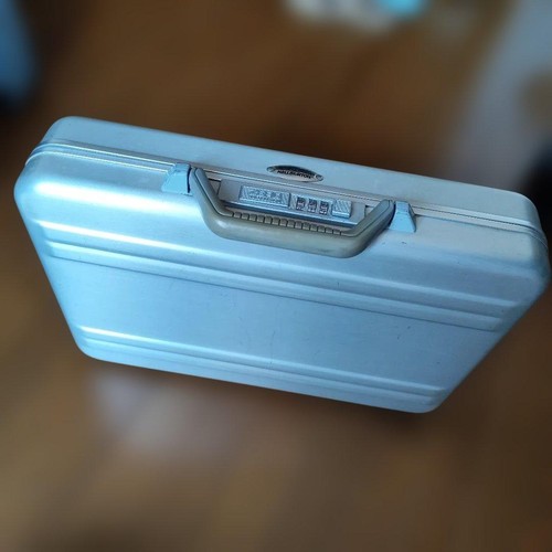 Zero halliburton silver - halliburton,