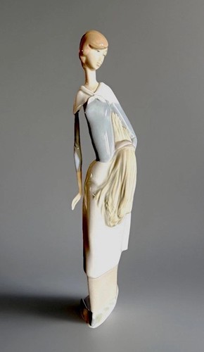 Lladro nao woman - lladro, holding