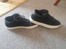 BEE INSPIRED TRAINERS SHOES  SIZE 8 42