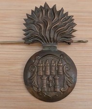 Victorian cap badge, The Royal