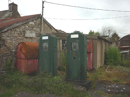 Photo petrol pump - old, fuel