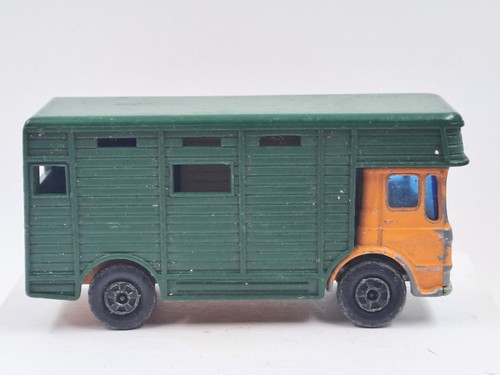 Matchbox no17 horsebox orange - horsebox,