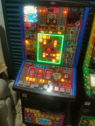 The heist pub fruit machine - the,