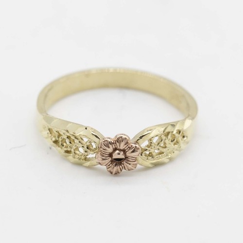 Baby diamond cut flower ring - cut,