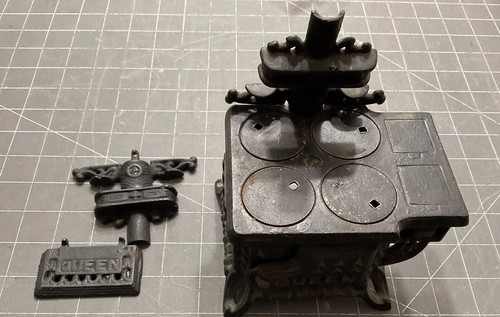 Queen mini cast - cast, iron