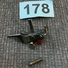 VINTAGE SINGER 66k 99k SEWING MACHINE BOBBIN CASE RETAINING POSITION MECHANISM,