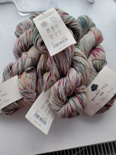 Walnut tree yarn pure merino - pure,