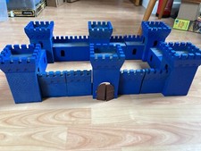 Miniature castle suitable for Warhammer, old world LOTR, ASOIAF wargame scenery