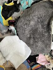 AMAZON BASIC WHITE FLOOR MAT