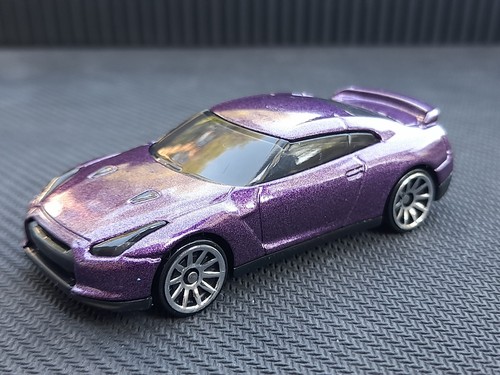 Hot wheels nissan - hot,