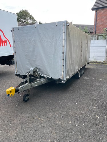 Car transporter trailer - car,