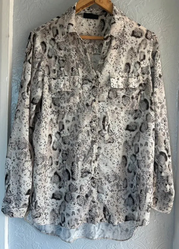 Wallis white grey abstract - &,