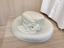 VINTAGE SIGGI LONDON LIGHT MINT GREEN HAT ASCOT MOTHER OF THE BRIDE ETC ONE SIZE