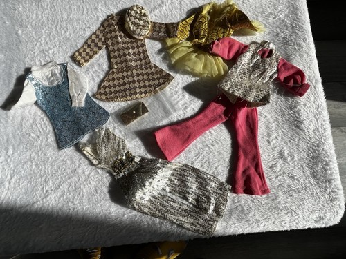 Vintage fashion doll - , gold