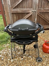 Weber Q 2200 Gas Barbecue with Stand (Black)