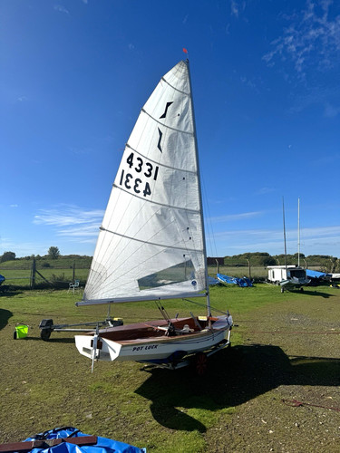 Solo dinghy wood deck grp - wood, hull