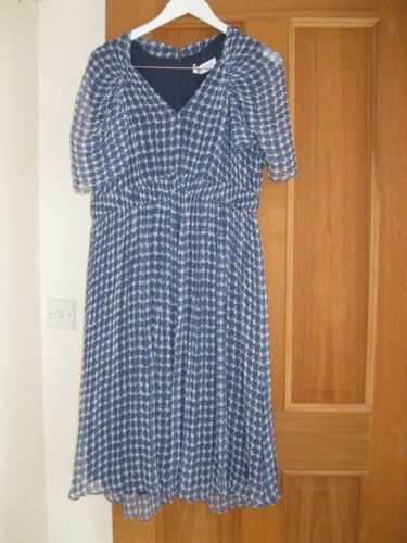 Blue dogtooth check - blue,