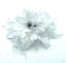 Flower Feather Beak Clip /