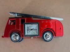 VINTAGE NOVELTY MINIATURE RED FIRE ENGINE QUARTZ CLOCK