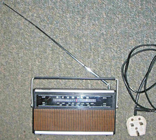 Vintage Ferguson 3R05 VHF/MW/LW Radio - Black/Brown colour - tested working