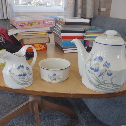 Royal doulton minerva tea pot - doulton,