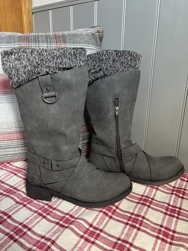 Women size rocket dog - 7,