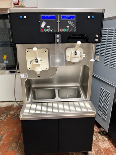 Carpigiani soft serve ice - serve,