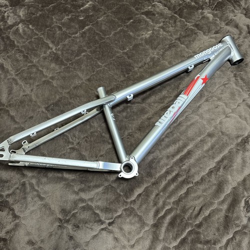 Mongoose frame inch dirt - 26,