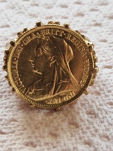 Beautiful half sovereign ring - beautiful,