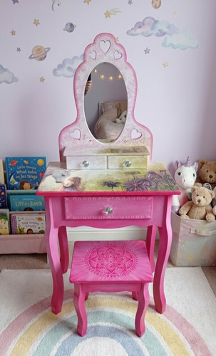 Child dressing table and - dressing,