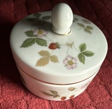 Wedgwood bud vase wild - wedgwood,