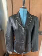 Beautifully cut ladies black