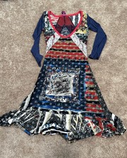 Save The Queen Abstract Mesh