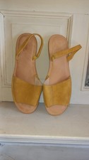 Monsoon  Size 41 Suede Leather