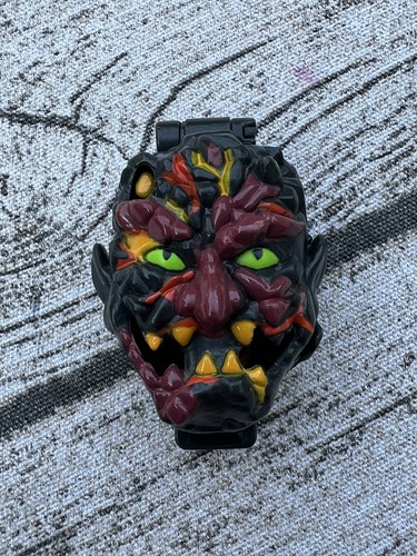 Mighty max shrunken head - max, rock