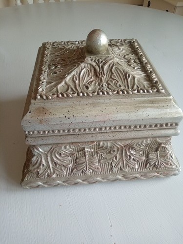 Vintage ornate jewellery - vintage,
