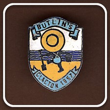 BUTLINS CLACTON 1957 YELLOW & LT. BLUE LABELS ORIGINAL VINTAGE ENAMEL PIN BADGE