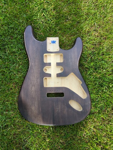 Basswood electric guitar - basswood,