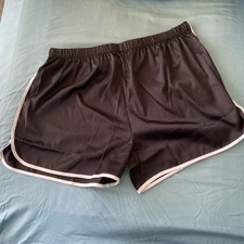 New L/XL men's Black & White