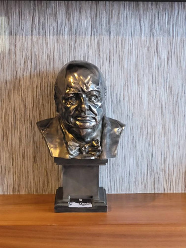 Winston churchill bust large - churchill,